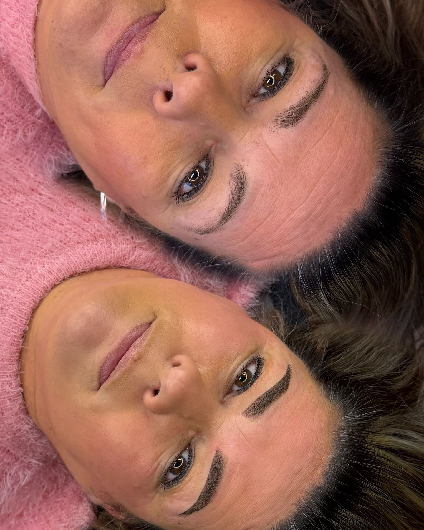 Twee foto's van een klant: wenkbrauwen voor en na