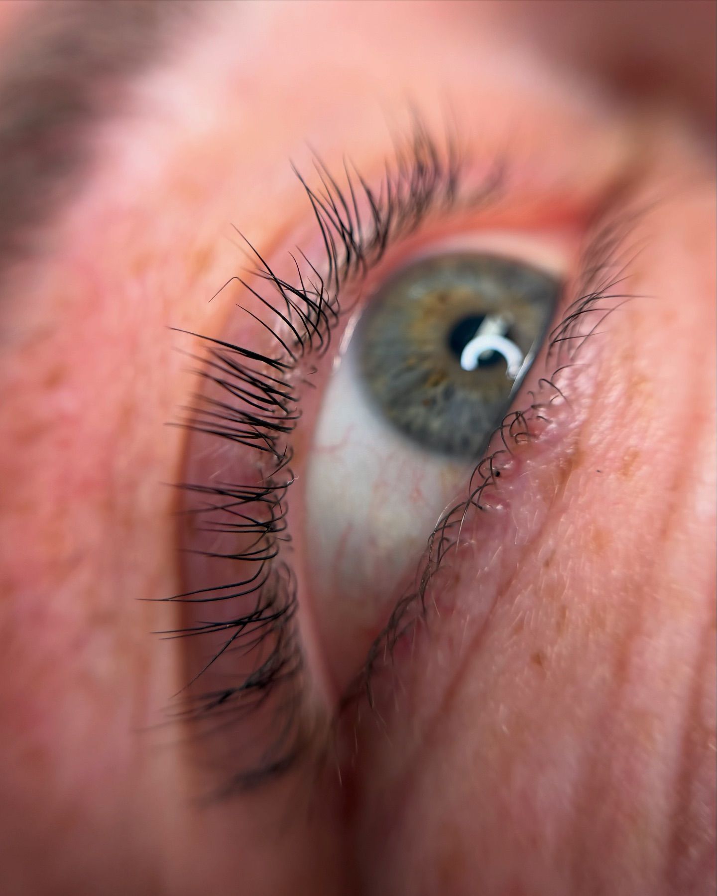 Lashlift van opzij